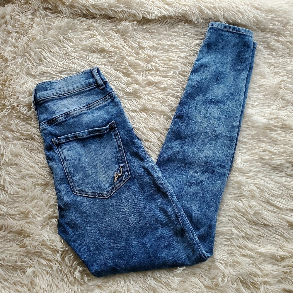 EXPRESS Faded and Destroyed Hi-Rise Jeggings - Picture 4 of 8